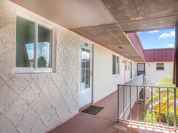 12022 Greenway Drive N 204, Royal Palm Beach FL 33411