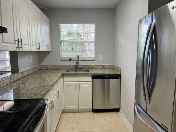 317 SE 11th Ave D, Pompano Beach FL 33060