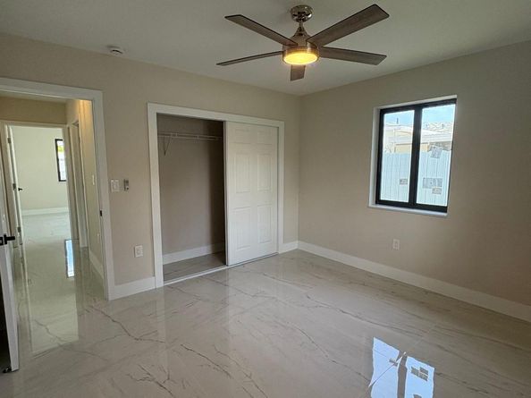 721 SW 5th Ct, Hallandale Beach FL 33009