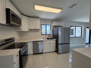 721 SW 5th Ct, Hallandale Beach FL 33009