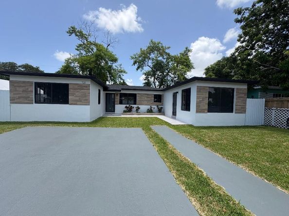 721 SW 5th Ct, Hallandale Beach FL 33009