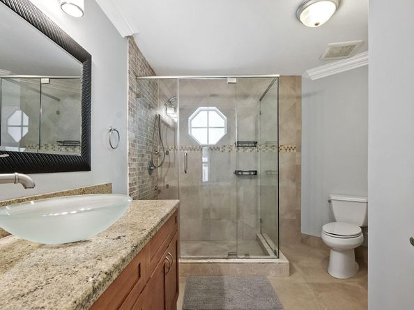 8951 Lake Park Cir N, Davie FL 33328