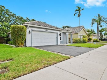 8951 Lake Park Cir N