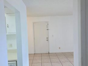 1846 Abbey Road 201, West Palm Beach FL 33415