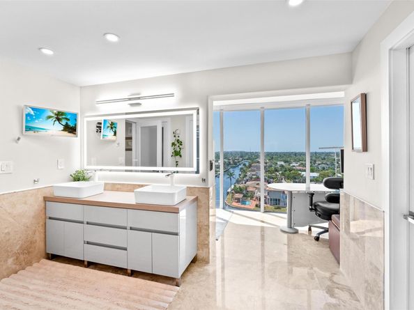 1160 Hillsboro Mile PH, Hillsboro Beach FL 33062