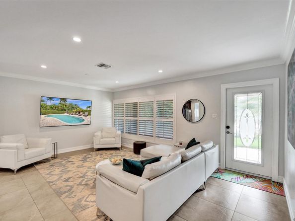 1245 NE 17th Way, Fort Lauderdale FL 33304
