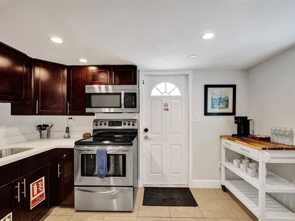 1245 NE 17th Way, Fort Lauderdale FL 33304