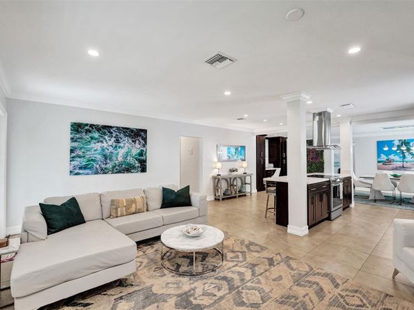 1245 NE 17th Way, Fort Lauderdale FL 33304