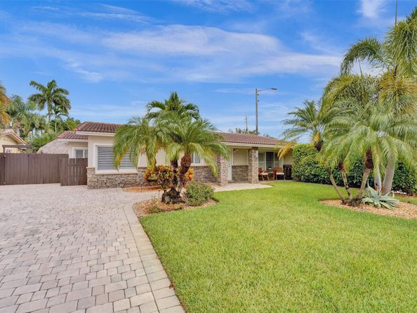 1245 NE 17th Way, Fort Lauderdale FL 33304