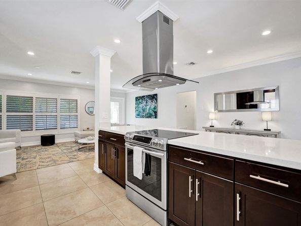 1245 NE 17th Way, Fort Lauderdale FL 33304