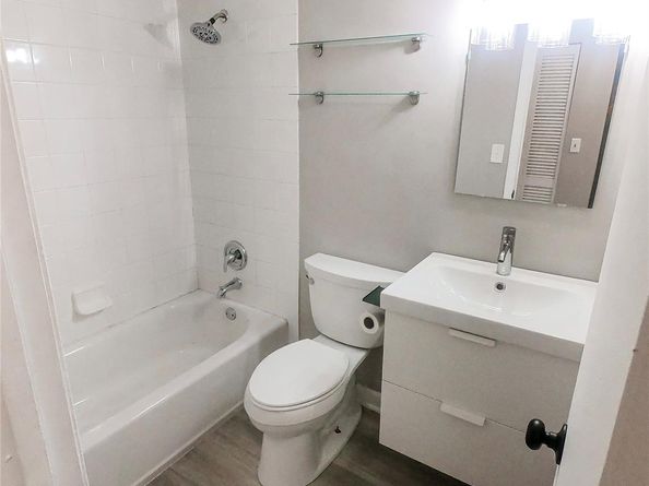 1421 Avon Ln 206, North Lauderdale FL 33068