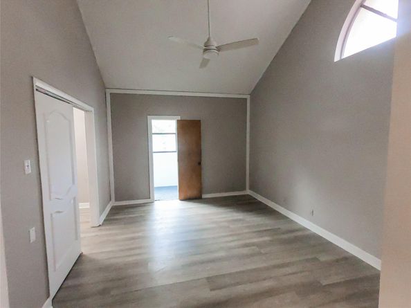 1421 Avon Ln 206, North Lauderdale FL 33068