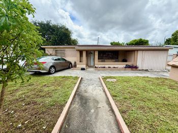 102 NE 9th Court