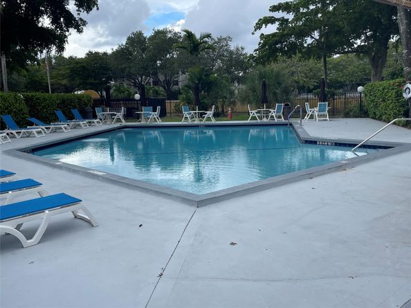 3083 N Oakland Forest DR 308, Oakland Park FL 33309