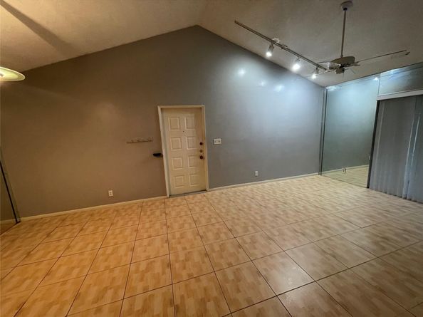 3083 N Oakland Forest DR 308, Oakland Park FL 33309