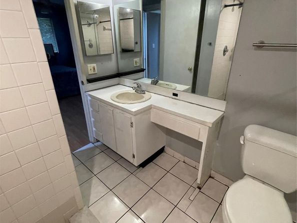 3083 N Oakland Forest DR 308, Oakland Park FL 33309
