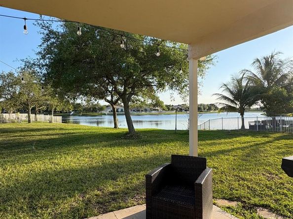 14216 NW 21st ST, Pembroke Pines FL 33028