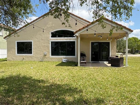 14216 NW 21st ST, Pembroke Pines FL 33028