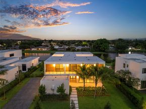 16722 S Botaniko Dr S, Weston FL 33326