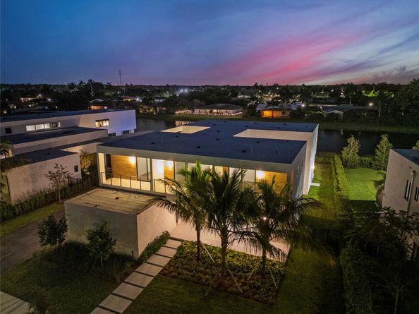 16722 S Botaniko Dr S, Weston FL 33326