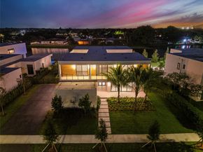 16722 S Botaniko Dr S, Weston FL 33326