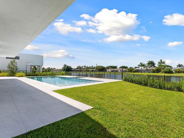 16722 S Botaniko Dr S, Weston FL 33326