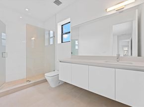 16722 S Botaniko Dr S, Weston FL 33326