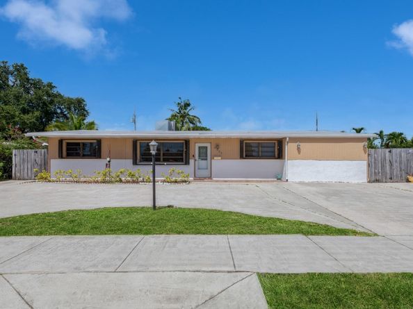 4221 NW 16th Ave, Oakland Park FL 33309