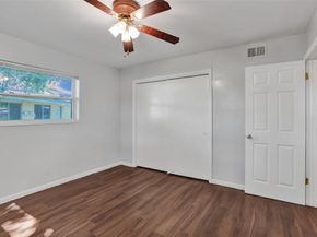 260-268 NE 41st St, Oakland Park FL 33334