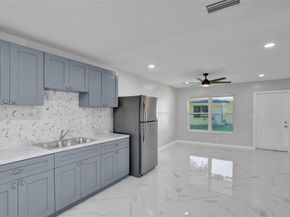 260-268 NE 41st St, Oakland Park FL 33334