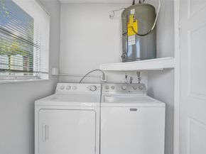 260-268 NE 41st St, Oakland Park FL 33334
