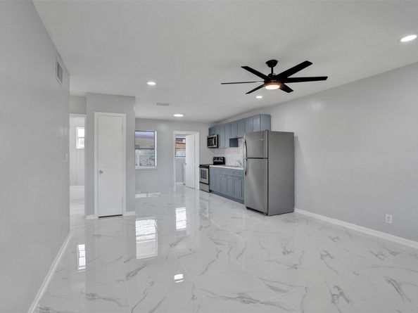 260-268 NE 41st St, Oakland Park FL 33334