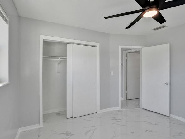260-268 NE 41st St, Oakland Park FL 33334
