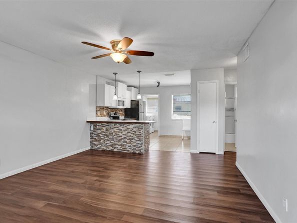 260-268 NE 41st St, Oakland Park FL 33334