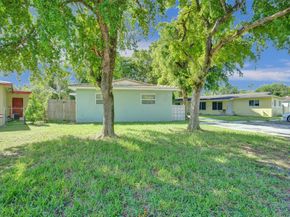 260-268 NE 41st St, Oakland Park FL 33334