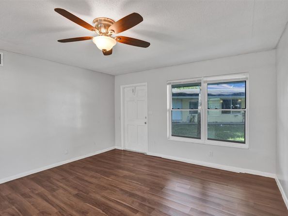 260-268 NE 41st St, Oakland Park FL 33334