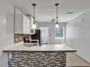 260-268 NE 41st St, Oakland Park FL 33334