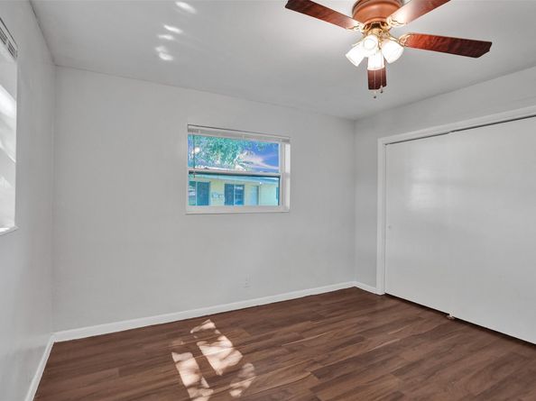 260-268 NE 41st St, Oakland Park FL 33334