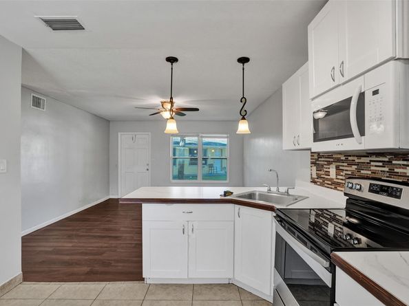260-268 NE 41st St, Oakland Park FL 33334