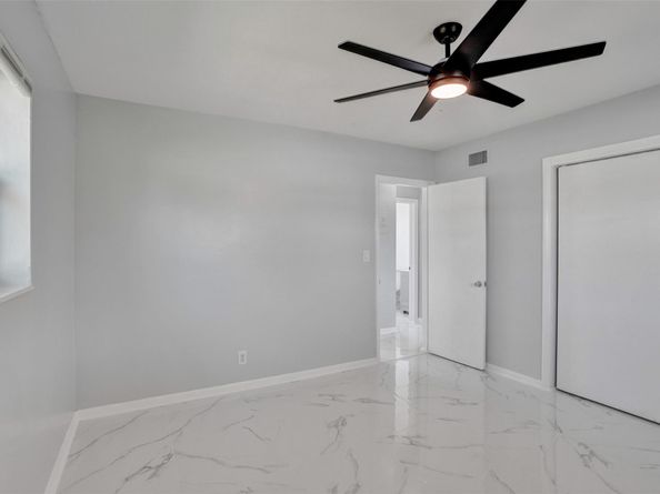 260-268 NE 41st St, Oakland Park FL 33334