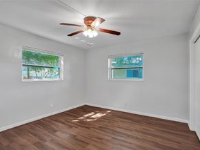 260-268 NE 41st St, Oakland Park FL 33334