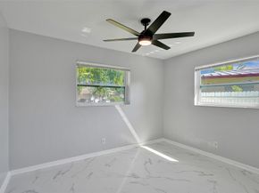 260-268 NE 41st St, Oakland Park FL 33334