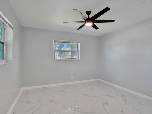 260-268 NE 41st St, Oakland Park FL 33334