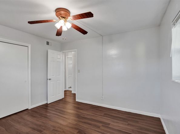 260-268 NE 41st St, Oakland Park FL 33334