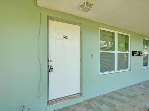 260-268 NE 41st St, Oakland Park FL 33334