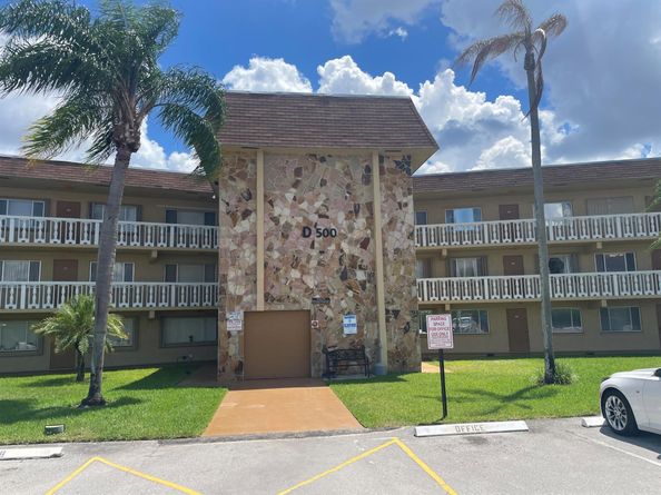 500 Village Green Circle W 212, Palm Springs FL 33461