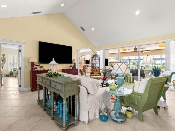 33 Rabbits Run Run, Palm Beach Gardens FL 33418