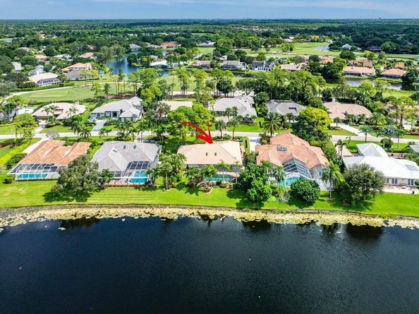 33 Rabbits Run Run, Palm Beach Gardens FL 33418