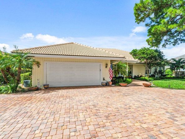 33 Rabbits Run Run, Palm Beach Gardens FL 33418