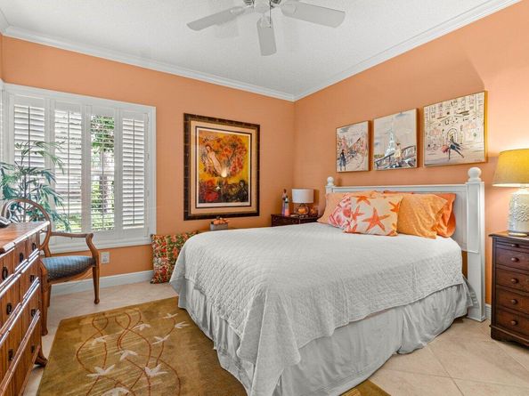 33 Rabbits Run Run, Palm Beach Gardens FL 33418